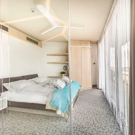 Vacationclub - Ultramarine Apartament 57 *